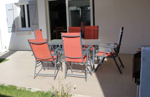 Saint-Pierre-d'Oleron House | Oceanfront Retreat for 6 with Unmatched Guest Rating