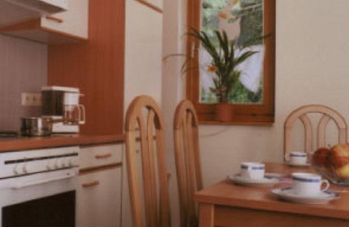 Bellersen House | Cozy Detached Holiday Home in Bruchttal with Pool & Kitchen