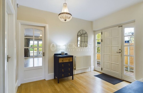 Rochester House | Convenient Getaway Near Wedding Venues and Rochester