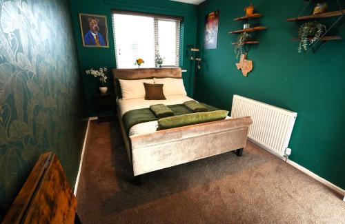 Leyland House | Detached Homestay - Super, King & Double Rooms - Leyland, Preston, Chorley, Lancashire