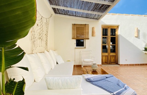 El Terreno House | Elegant Detached House in Palma with Private Patio & Ocean View