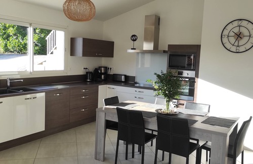 Aubenas House | Relaxing Detached House for 6-8 Guests in Aubenas