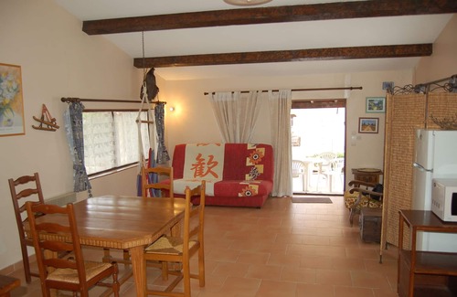 Aubagne House | Scenic Detached House with Ocean View and Pool Access