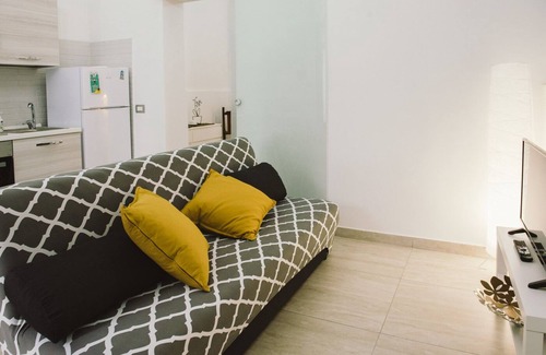 Aci Castello House | Seaside Retreat: Casa Grazia Guest House Near Catania
