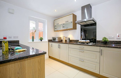 Deanshanger House | Family-Friendly Detached House in Deanshanger, Milton Keynes