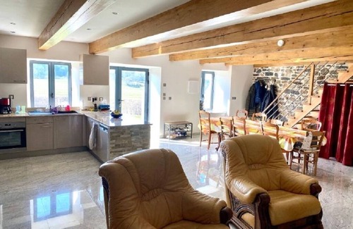 Saint-Donat House | Pet-Friendly Retreat at Detached House La Pave - Rated 9.6