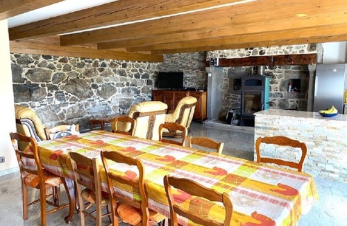Saint-Donat House | Pet-Friendly Retreat at Detached House La Pave - Rated 9.6