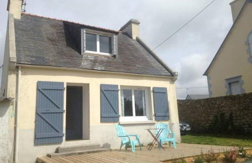 Esquibien House | Relaxing Detached House Steps from Beautiful Beaches