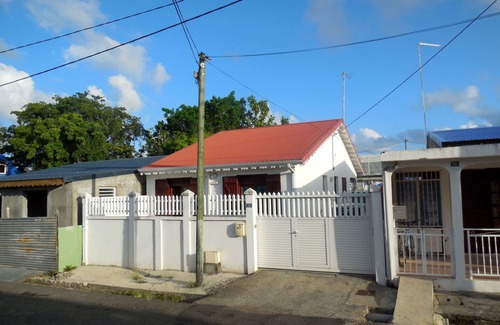 Port-Louis House | Beachfront Retreat Near Souffleur Beach - Guest Rated 9.8