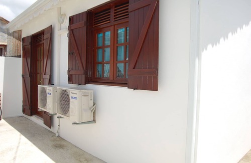 Port-Louis House | Beachfront Retreat Near Souffleur Beach - Guest Rated 9.8