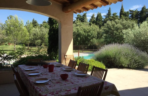 Aureille House | Relaxing Retreat with Private Pool & Spacious Garden