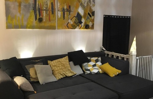Sollies-Toucas House | Relaxing Retreat with Private Garden and Pool