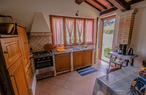 Orvieto House | Idyllic Detached House with Private Pool & City Views