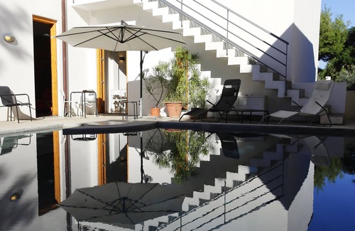 Mandra Capreria Villa | Inviting Villa with Pool Near the Ocean for Families