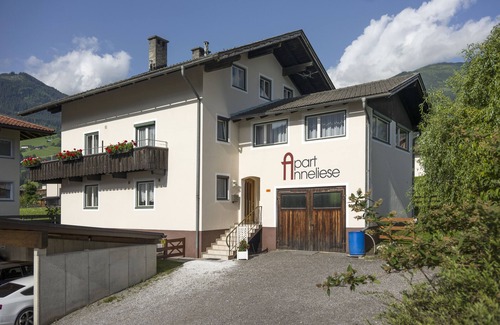 Kapfing House | Idyllic Detached Vacation Home Anneliese in Fügen