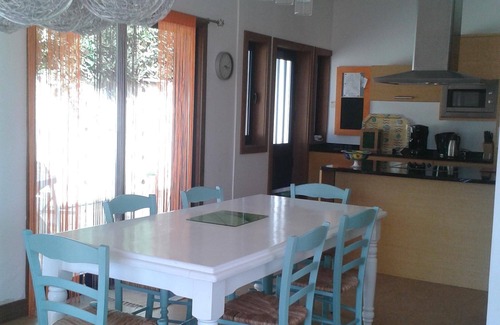 Vila Nova de Gaia House | Seaside Single Storey Retreat with Enclosed Garden