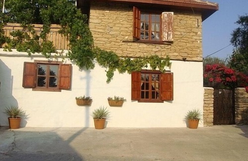 Ilıca Villa | Charming Detached Stone Villa with Private Pool & Garden