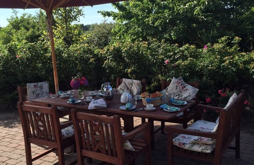 Nieblum House | Cozy Beachside Retreat with Pool and Ocean View Amenities