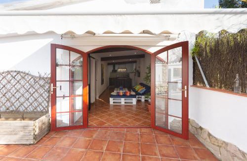 Puigventos Villa | Relaxing Villa for 6 with Ocean View in Lloret de Mar