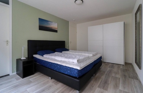 Makkum Cabin | Idyllic Villa by the IJsselmeer with Family-Friendly Amenities