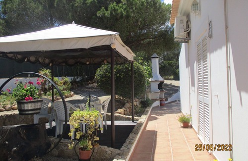Castelo House | Tranquil Villa with Private Pool Near Albufeira - Rated 9.8
