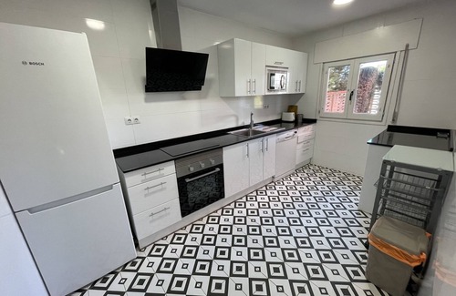 Pinseque Villa | Elegant Villa with Private Pool, Wifi & Family-Friendly Amenities