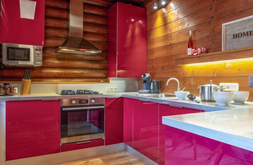 Woergl Ski Chalet | Detached wooden chalet with panoramic views