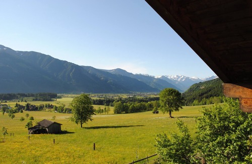 Maishofen House | Tranquil Wooden Retreat with Pool & Spa, Rated 10/10