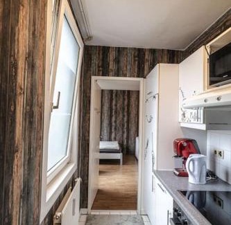 Ottakring Apartment | Family-Friendly Hotel with Relaxing Hot Tub and Dining