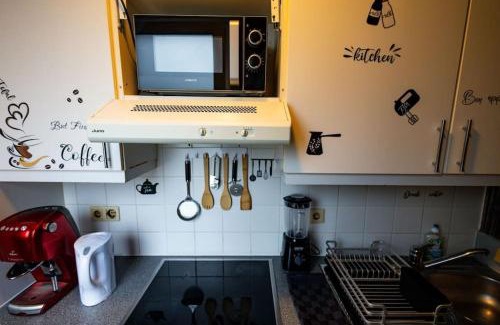 Ottakring Apartment | Family-Friendly Hotel with Relaxing Hot Tub and Dining