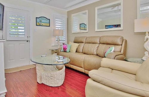 Treasure Island Hotel | Family-Friendly Detlow's Treasured Cottages Await You