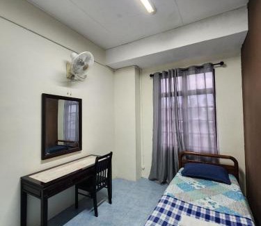 Kampung Janda Hotel | Family-Friendly Deummah Guest Room with Top Ratings