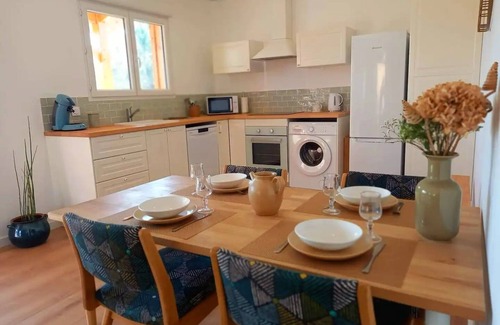 Grayan-Et-L'Hopital House | Unwind at Two Wooden Houses with Terraces Near Ocean