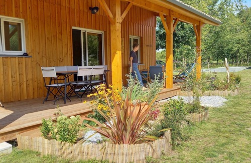 Grayan-Et-L'Hopital House | Unwind at Two Wooden Houses with Terraces Near Ocean