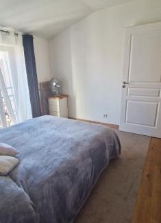 Puget-sur-Argens Apartment | Cozy Two-Room Retreat in the Heart of the Village