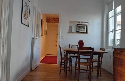 Malakoff Apartment | Perfect Getaway: Deux-pièces for Leisure and Work