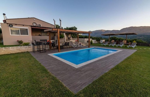 Malevizi Villa | Deva's Full View Villa with Pool & Pet-Friendly Amenities