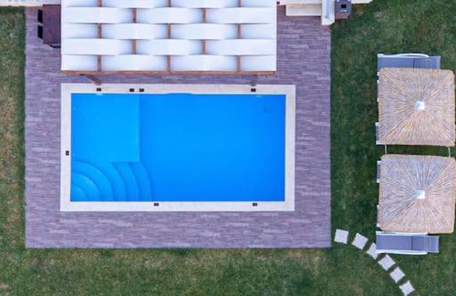 Malevizi Villa | Deva's Full View Villa with Pool & Pet-Friendly Amenities