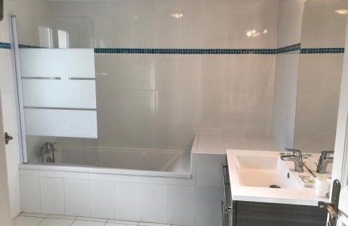 Pontaillac Villa | Beachfront Villa in Royan Pontaillac - Guest Rated 9.7/10