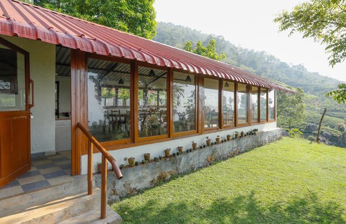 Coonoor Cottage | Welcoming Devashola Homestay: Breakfast & Family-Friendly