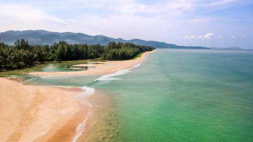 Khuk Khak Beach Resort | Experience Devasom Khao Lak Beach Resort & Villas Awaits