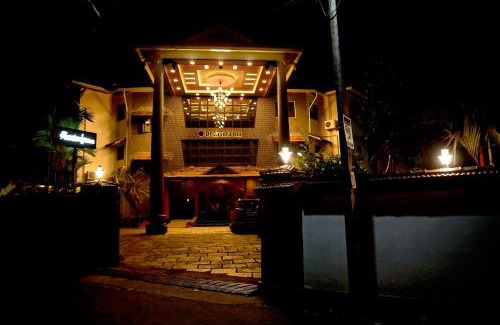Chittilapilly Hotel | Devasura Inn: Pet-Friendly Comfort with Top Amenities