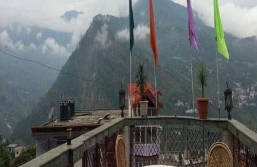 Ukhimath Bed & Breakfast | Child-Friendly Retreat at Devbhoomi by StayApart