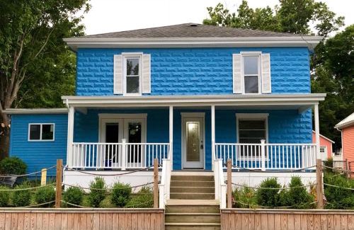 Manitou Beach Hotel | Discover Devil's Lake Inn & Inn Too: Family-Friendly Retreat