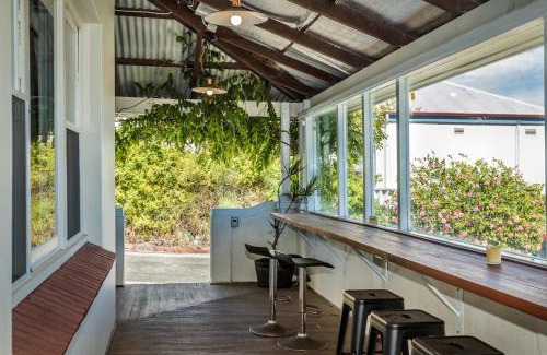 Albany House | Family-Friendly Retreat at Devine's on Stirling
