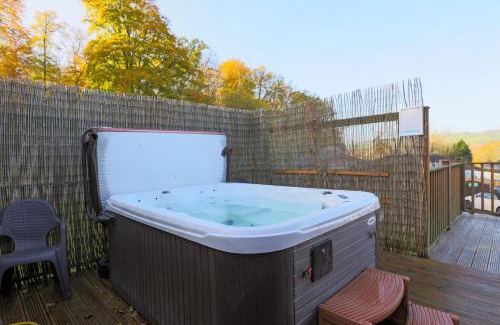Liverton Apartment | Relaxing Devon Bliss Pool View Lodge at Finlake Resort