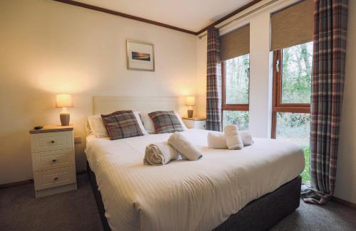 Liverton House | Devon Comfort Lodge: An Inviting Oceanfront Escape