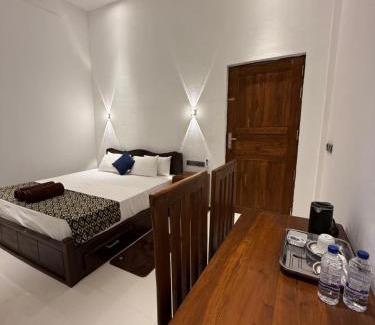 Pottuvil Division 2 Hotel | Devon Surf Inn Arugambay