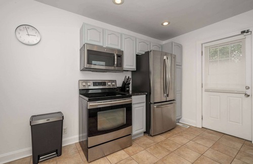 Park Hills Condo | Cozy Devou Park Cottage 1: Family-Friendly with Breakfast