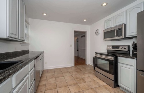 Park Hills Condo | Cozy Devou Park Cottage 1: Family-Friendly with Breakfast